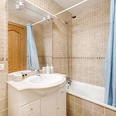 Апартаменты Brisas Playa San Juan By Paramount Holidays Гиа-де-Исора